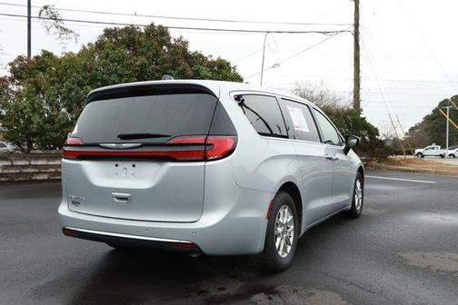2023 Chrysler Pacifica Touring-L