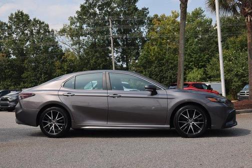 White 2022 Toyota Camry SE