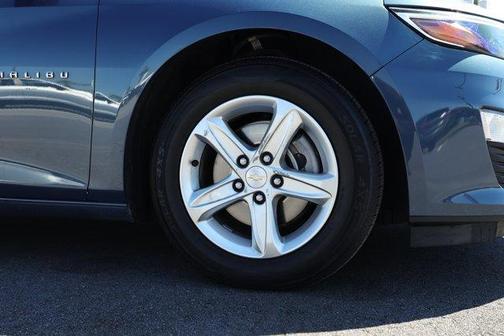 Lakeshore Blue Metallic 2024 Chevrolet Malibu LT