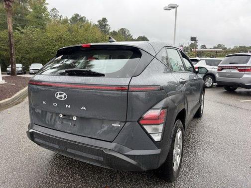 2024 Hyundai KONA SE