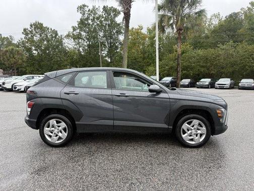 2024 Hyundai KONA SE