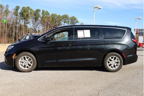 2023 Chrysler Pacifica Touring-L