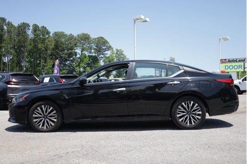 Super Black 2024 Nissan Altima 2.5 SV