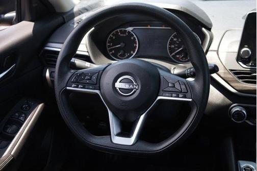 Super Black 2024 Nissan Altima 2.5 SV