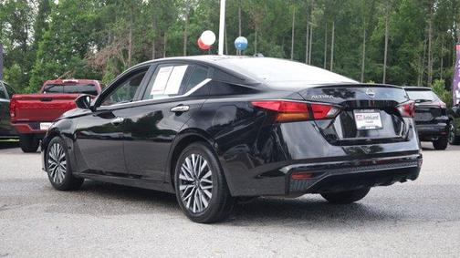 Super Black 2024 Nissan Altima 2.5 SV