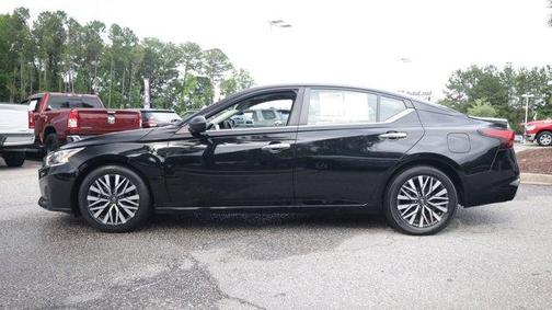Super Black 2024 Nissan Altima 2.5 SV