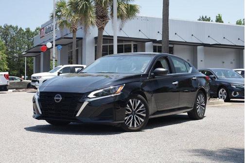 Super Black 2024 Nissan Altima 2.5 SV