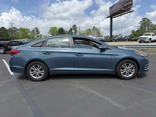 2017 Hyundai SONATA SE