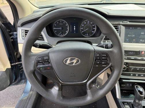 2017 Hyundai SONATA SE