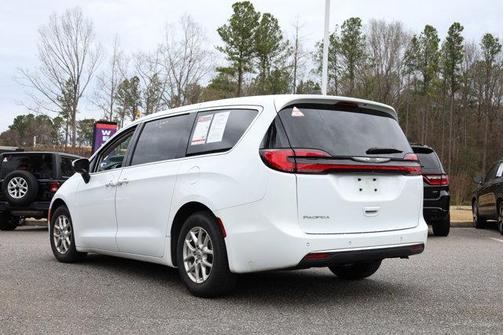 2023 Chrysler Pacifica Touring-L