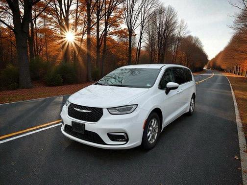 2023 Chrysler Pacifica Touring-L