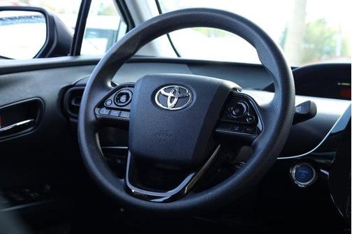 2022 Toyota Prius L