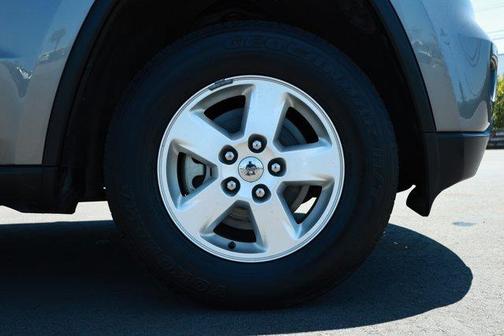 Mineral Gray Metallic 2012 Jeep Grand Cherokee Laredo
