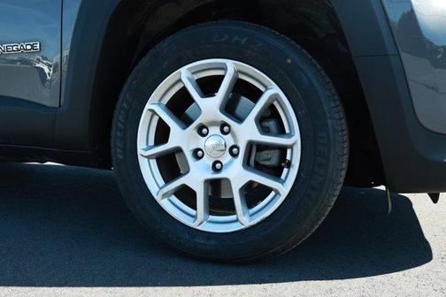 Sting Gray Clearcoat 2019 Jeep Renegade Latitude