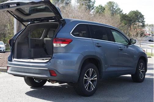 2018 Toyota Highlander LE