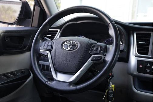 2018 Toyota Highlander LE