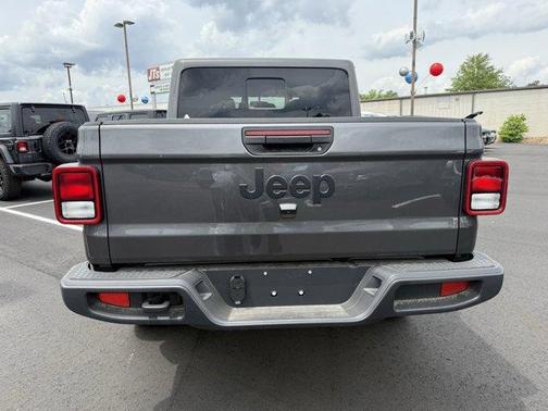 2025 Jeep Gladiator Sport
