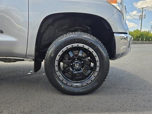 2017 Toyota Tundra SR5