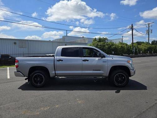 2017 Toyota Tundra SR5