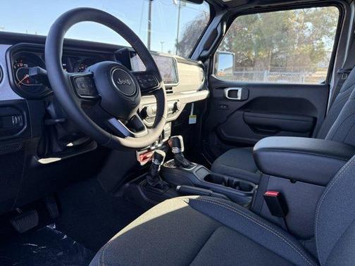 2025 Jeep Gladiator Sport