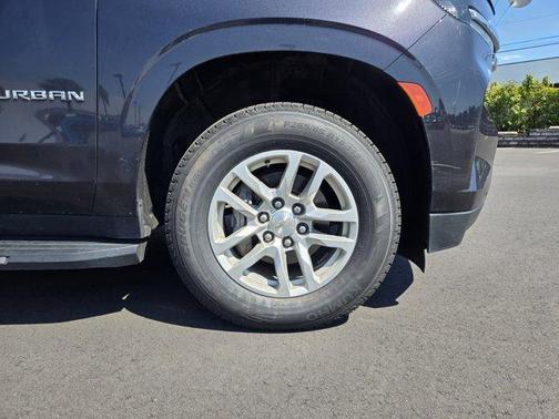 2023 Chevrolet Suburban LT