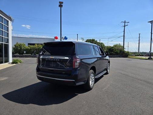 2023 Chevrolet Suburban LT