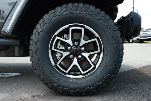 Granite Crystal Clearcoat Metallic 2026 Jeep Wrangler Rubicon