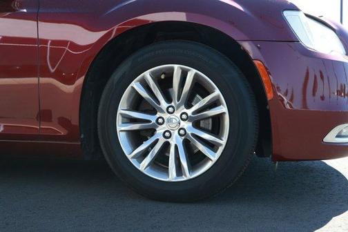 2017 Chrysler 300C Base