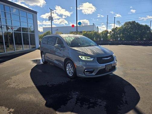 2022 Chrysler Pacifica Touring-L