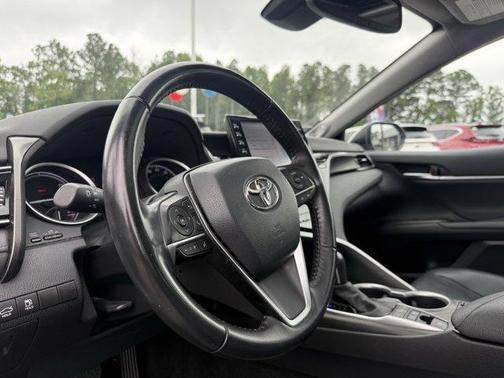2022 Toyota Camry Hybrid XLE