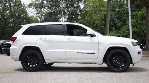 Bright White Clearcoat 2018 Jeep Grand Cherokee Altitude