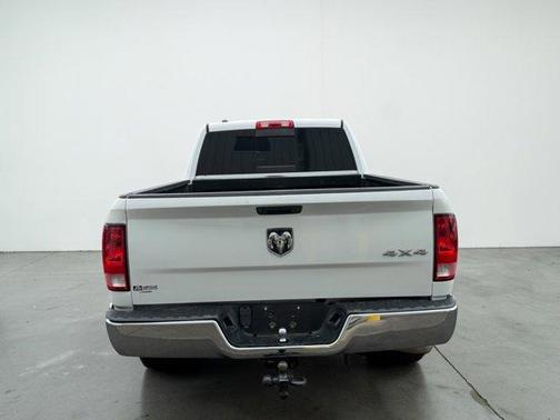 Bright White Clearcoat 2020 RAM 1500 Classic SLT