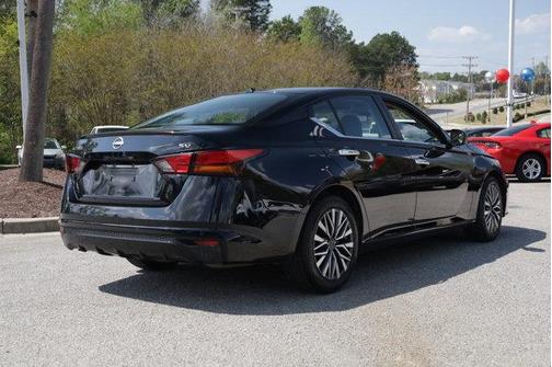 Black 2024 Nissan Altima 2.5 SV