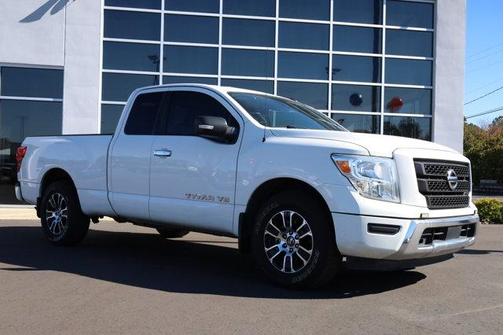 2020 Nissan Titan SV