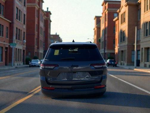 2023 Jeep Grand Cherokee L Laredo