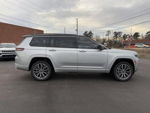 2025 Jeep Grand Cherokee L Summit