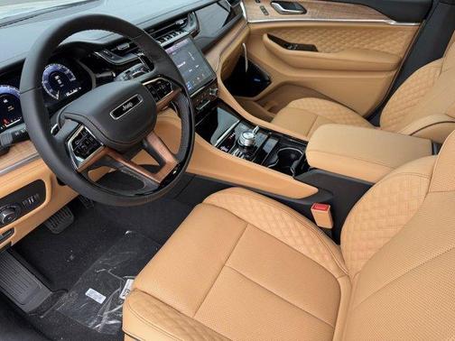 2025 Jeep Grand Cherokee L Summit