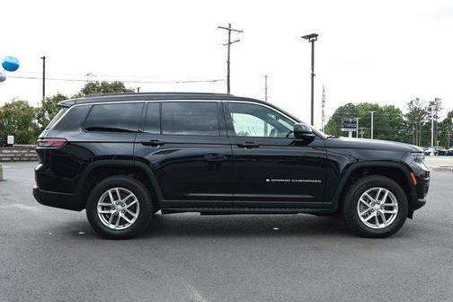 Diamond Black 2025 Jeep Grand Cherokee L Laredo