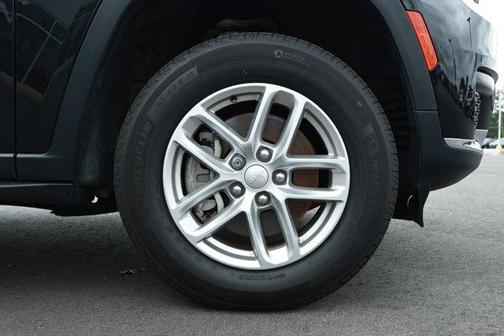 Diamond Black 2025 Jeep Grand Cherokee L Laredo