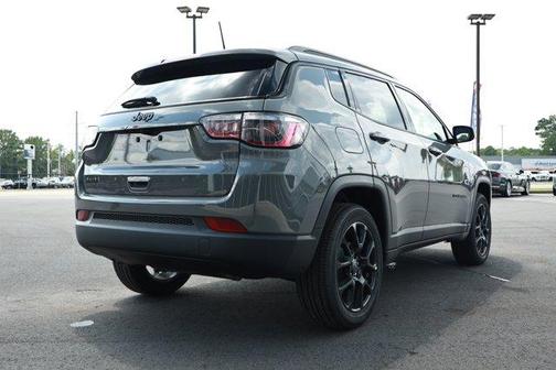 Sting Gray Clearcoat 2026 Jeep Compass Latitude