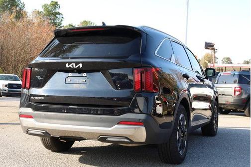 2024 Kia Sorento S