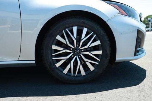 Brilliant Silver Metallic 2023 Nissan Altima 2.5 SV