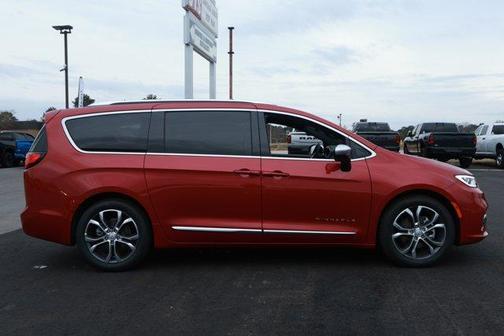 2026 Chrysler Pacifica Pinnacle