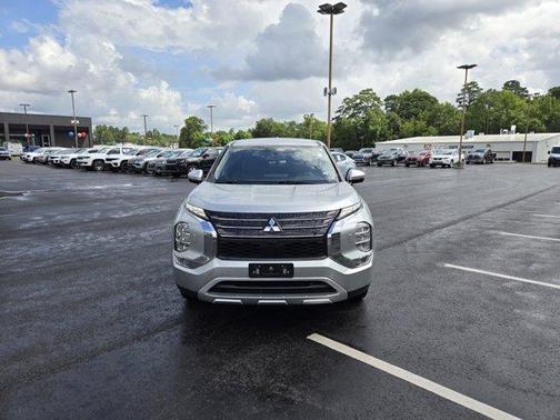 2023 Mitsubishi Outlander SE