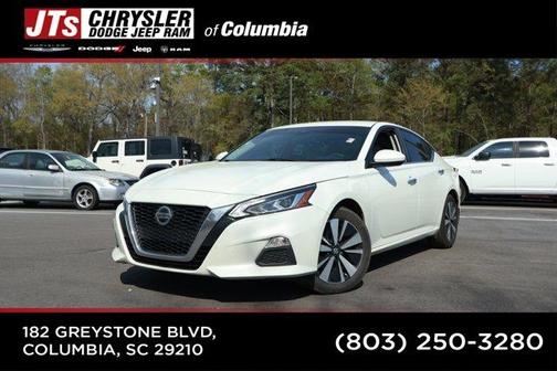 White 2021 Nissan Altima 2.5 SV