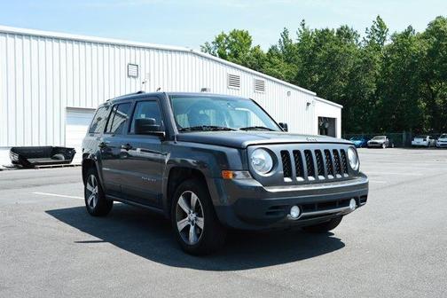 Granite Crystal Clearcoat Metallic 2017 Jeep Patriot High Altitude