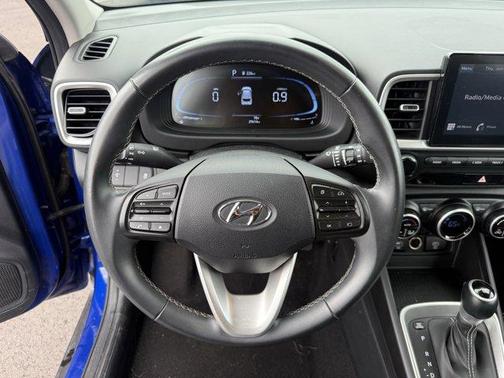 2024 Hyundai VENUE SEL