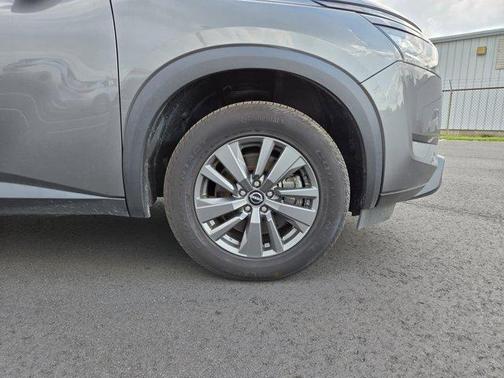 2023 Nissan Pathfinder SV