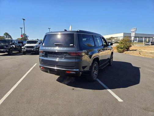 2025 Jeep Wagoneer Base