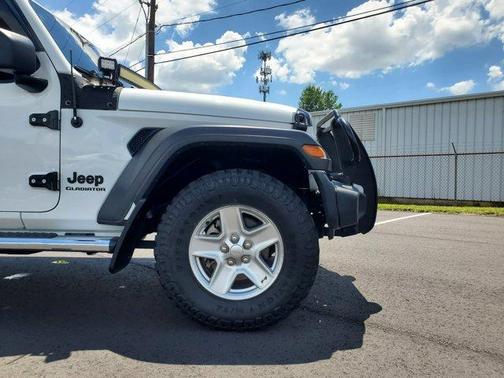 2020 Jeep Gladiator Sport